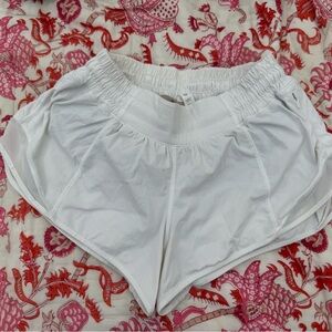 Lululemon Size 4 white hotty hot shorts, 2.5 inches!